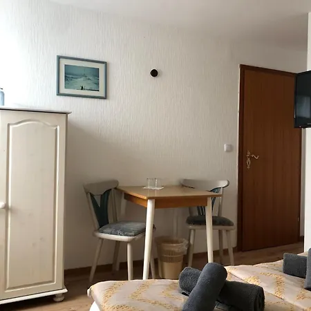 Feist 6 Guest house *